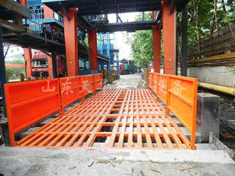 點(diǎn)擊查看詳細(xì)信息<br>標(biāo)題：濟(jì)寧唐口煤礦4X12米煤礦專用洗車機(jī) 閱讀次數(shù)：2310